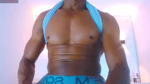 Snapshot of eric_latino chatting on February 15, 3:42 am Eric Latino online show from February 15, 3:42 am
