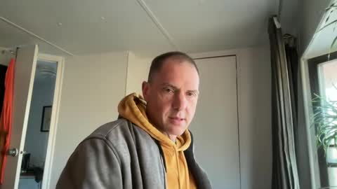 Snapshot of ericgene chatting on January 1, 1:27 pm skoooozle online show from January 1, 1:27 pm