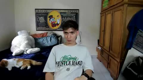 erick_de_rossee online show from April 16, 8:09 pm