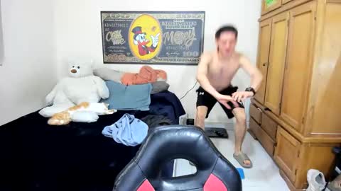 erick_de_rossee online show from April 28, 11:31 pm