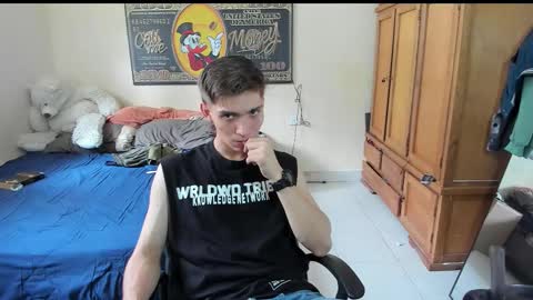 erick_de_rossee online show from March 17, 6:21 pm