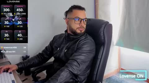 Snapshot of ernesto_rodriguez_82 chatting on September 24, 3:32 pm ernesto rodriguez 82 online show from September 24, 3:32 pm