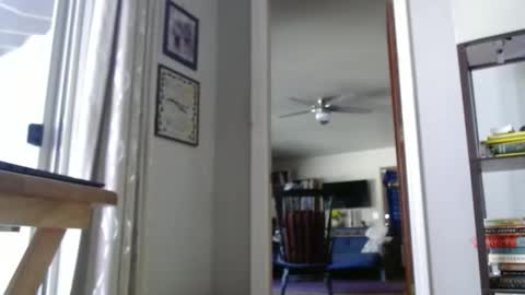 Snapshot of eros2121 chatting on October 21, 6:33 pm eros online show from October 21, 6:33 pm