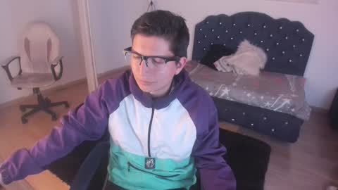 Snapshot of eross_guyy chatting on September 29, 3:05 am Camilo online show from September 29, 3:05 am