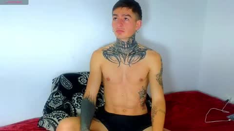 Esteban independent model online show from April 25, 7:33 am