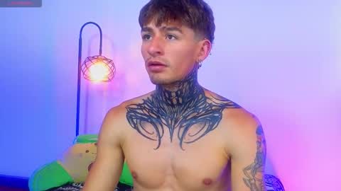 Snapshot of estebanchar_ chatting on October 15, 7:10 pm Esteban independent model online show from October 15, 7:10 pm