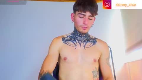 Snapshot of estebanchar_ chatting on October 18, 5:40 pm Esteban independent model online show from October 18, 5:40 pm