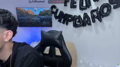 estivenvel online show from February 10, 1:16 pm