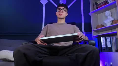 Etham online show from September 10, 4:05 pm