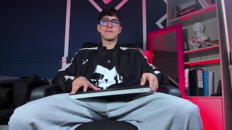 Etham online show from November 24, 2:29 pm