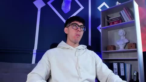 Etham online show from September 25, 1:10 pm