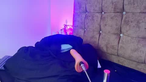 ethan  online show from July 7, 6:47 am