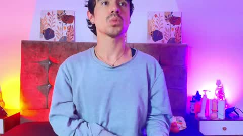 ethan  online show from August 3, 3:27 am