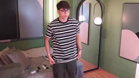 Snapshot of ethan_occonor chatting on October 1, 1:04 pm ethan_occonor online show from October 1, 1:04 pm