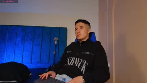 Snapshot of ethanconnor_ chatting on October 6, 12:21 pm ethanconnor_ online show from October 6, 12:21 pm