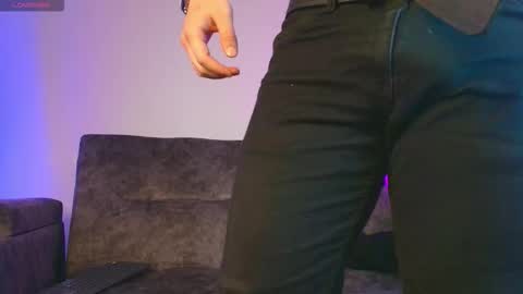 ethanconnor_ online show from March 17, 12:18 pm