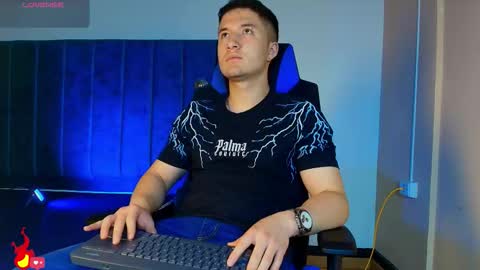 Snapshot of ethanconnor_ chatting on October 12, 12:10 pm ethanconnor_ online show from October 12, 12:10 pm