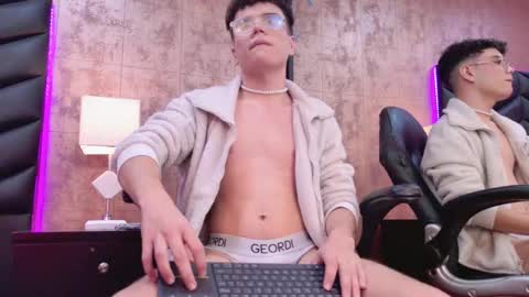 Snapshot of ethanleroyy chatting on September 10, 2:43 am Ethan Leroy online show from September 10, 2:43 am