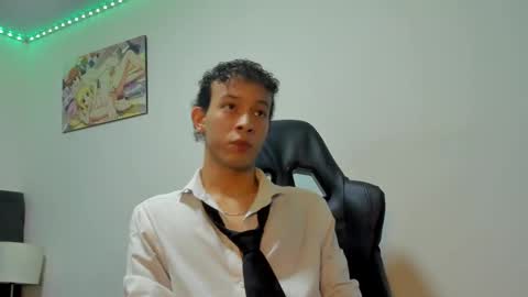 ethannsmith0 online show from October 19, 1:54 am
