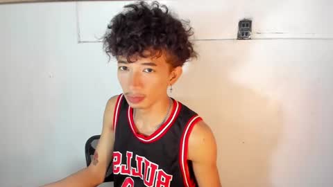 Ethan online show from April 22, 5:29 pm