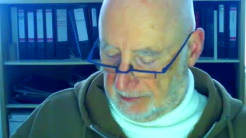 Snapshot of etonne chatting on January 6, 10:02 am etonne online show from January 6, 10:02 am