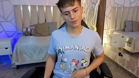 evan_tay online show from April 25, 4:15 am