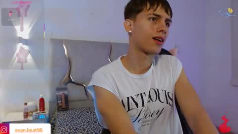 evan_tay online show from February 9, 3:22 am