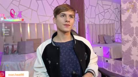 evan_tay online show from April 22, 3:02 am