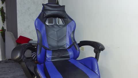 luis online show from December 1, 10:24 pm