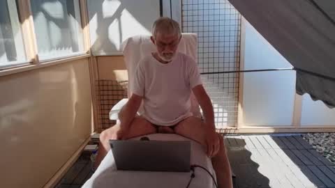 Naaktloper online show from April 22, 11:48 am