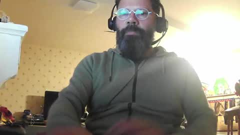 Snapshot of exibdevil chatting on December 5, 8:56 pm Gio online show from December 5, 8:56 pm