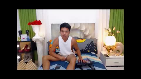 Snapshot of extraservice69menx chatting on February 25, 8:51 pm JOHNDAVE online show from February 25, 8:51 pm