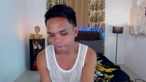 Snapshot of extraservice69menx chatting on September 23, 8:41 pm JOHNDAVE online show from September 23, 8:41 pm