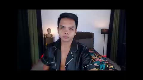 Snapshot of extraservice69menx chatting on October 8, 9:13 am JOHNDAVE online show from October 8, 9:13 am