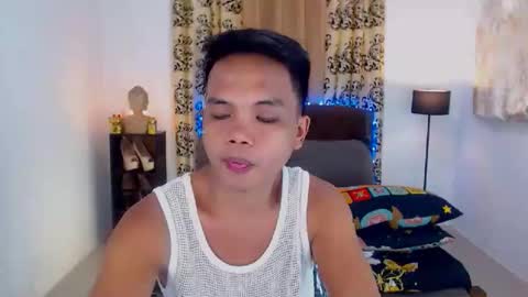 Snapshot of extraservice69menx chatting on September 21, 9:20 am JOHNDAVE online show from September 21, 9:20 am