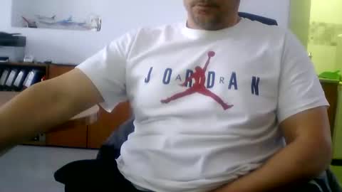 derssing online show from March 30, 10:16 am