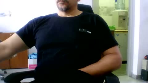 derssing online show from March 9, 8:08 am