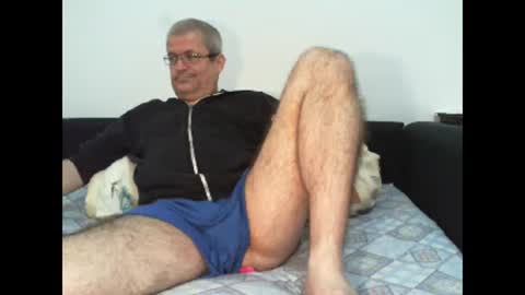 Snapshot of eyes12 chatting on December 15, 4:40 am GEORGE online show from December 15, 4:40 am