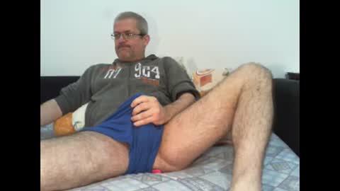 Snapshot of eyes12 chatting on December 11, 3:04 am GEORGE online show from December 11, 3:04 am