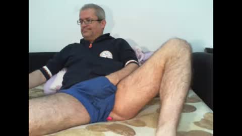 Snapshot of eyes12 chatting on January 6, 3:31 am GEORGE online show from January 6, 3:31 am