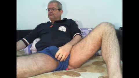 Snapshot of eyes12 chatting on December 31, 3:55 am GEORGE online show from December 31, 3:55 am
