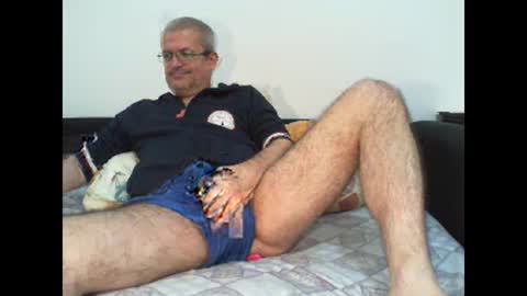 Snapshot of eyes12 chatting on December 2, 12:38 pm GEORGE online show from December 2, 12:38 pm