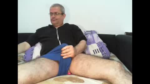 Snapshot of eyes12 chatting on December 30, 6:09 am GEORGE online show from December 30, 6:09 am