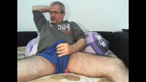 Snapshot of eyes12 chatting on January 8, 3:19 am GEORGE online show from January 8, 3:19 am