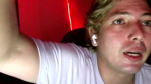 eyesgreenman online show from October 9, 3:33 am