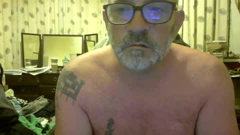 f1zzeek online show from June 21, 11:43 pm