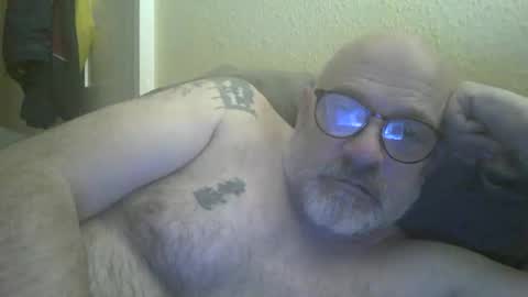 f1zzeek online show from April 23, 9:39 pm