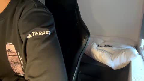 Call me bitch online show from December 6, 11:11 am