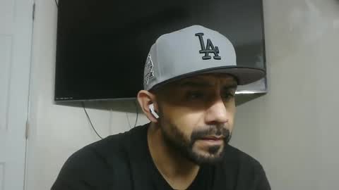 Snapshot of faded805 chatting on December 2, 11:21 am Mark online show from December 2, 11:21 am
