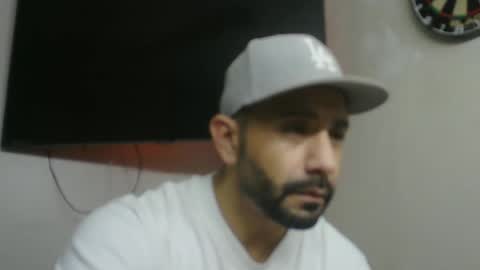 Snapshot of faded805 chatting on December 11, 7:21 pm Mark online show from December 11, 7:21 pm
